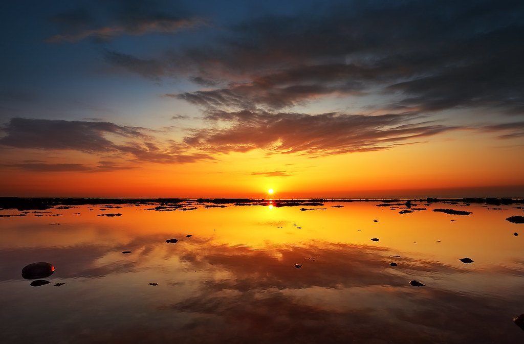 Solar Tides: The Sun's Quieter Contribution (image credits: flickr)