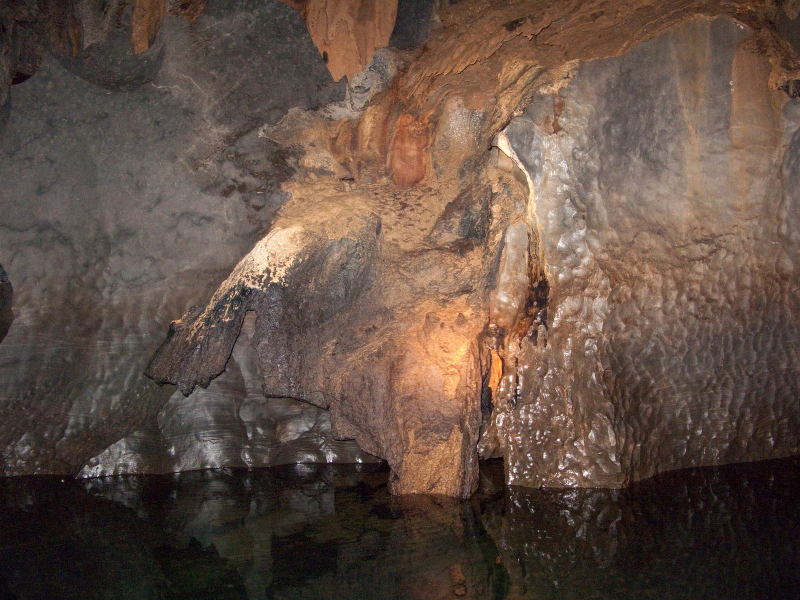 When Underground Rivers Surface Unexpectedly (image credits: wikimedia)