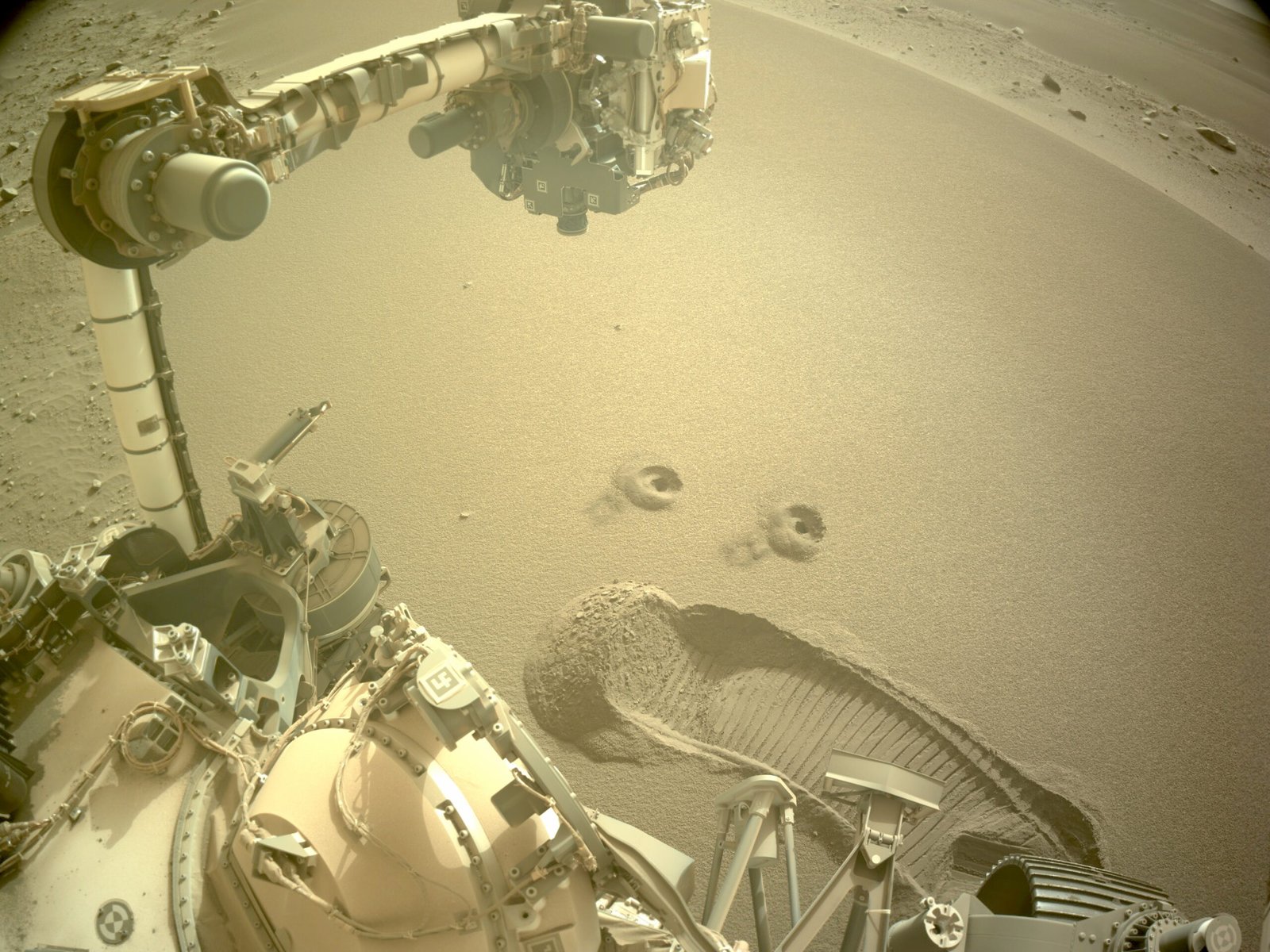 Moon Soil Under the Microscope: What Science Reveals (image credits: wikimedia)