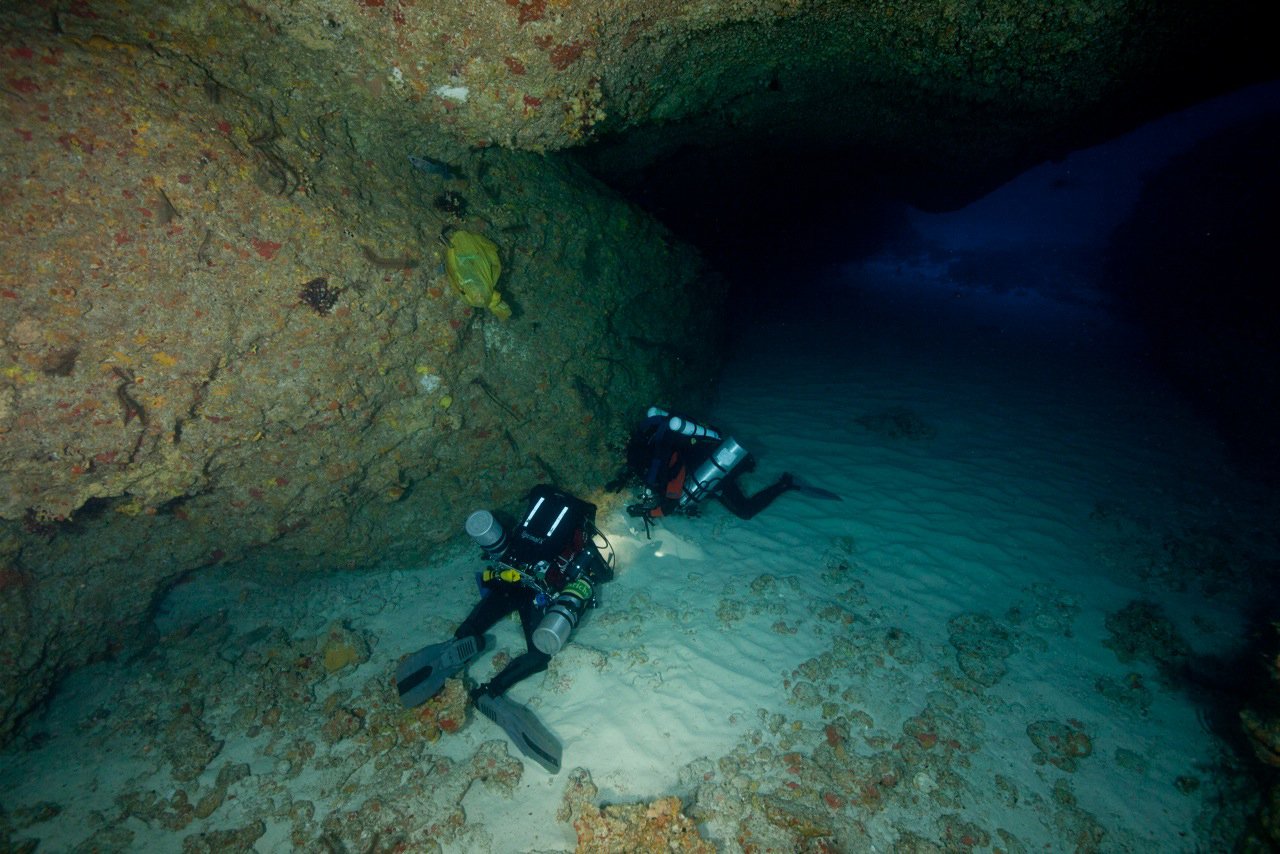 Record-Breaking Depths and Human Achievement (image credits: wikimedia)
