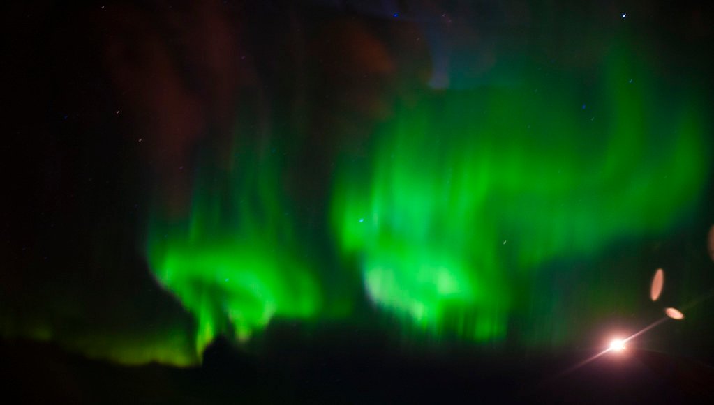 Auroral Ovals: Circling the Poles (image credits: flickr)