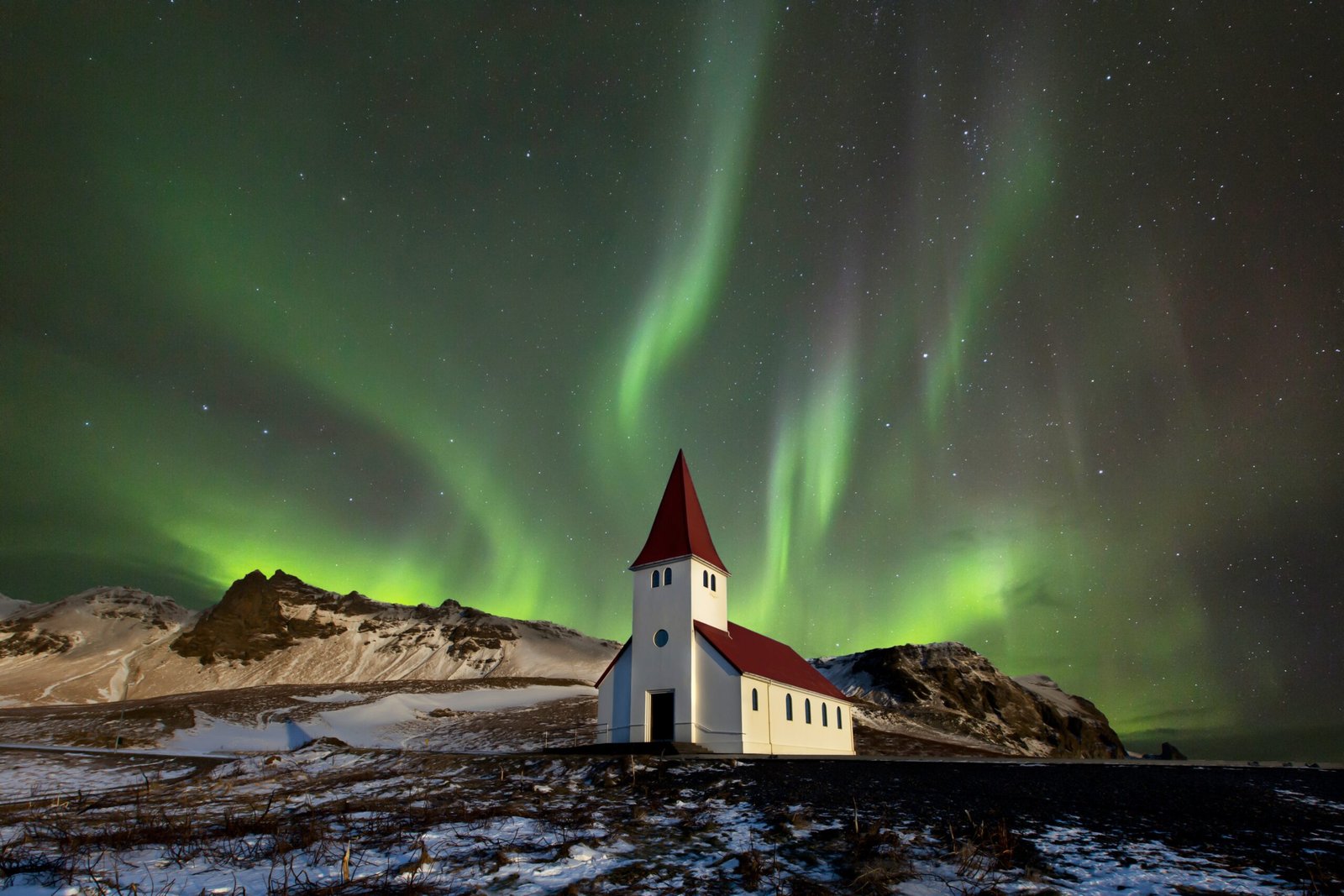 Blue, Green, and Violet: Why the Colors? (image credits: wikimedia)