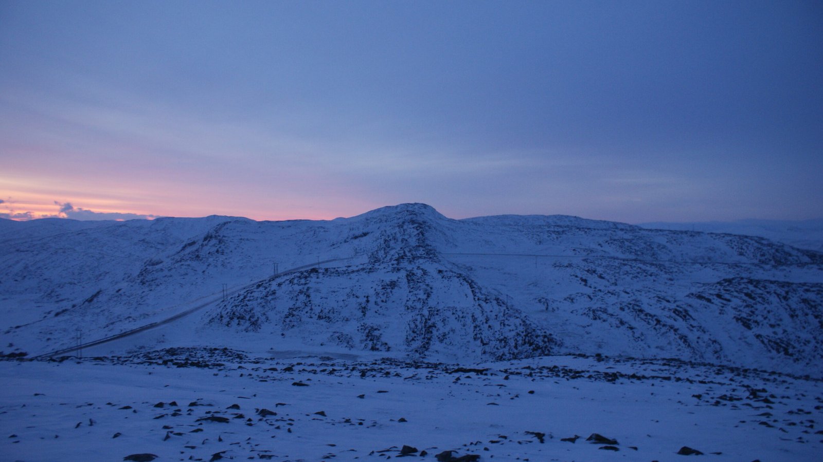 Seasonal Darkness in Polar Regions (image credits: wikimedia)