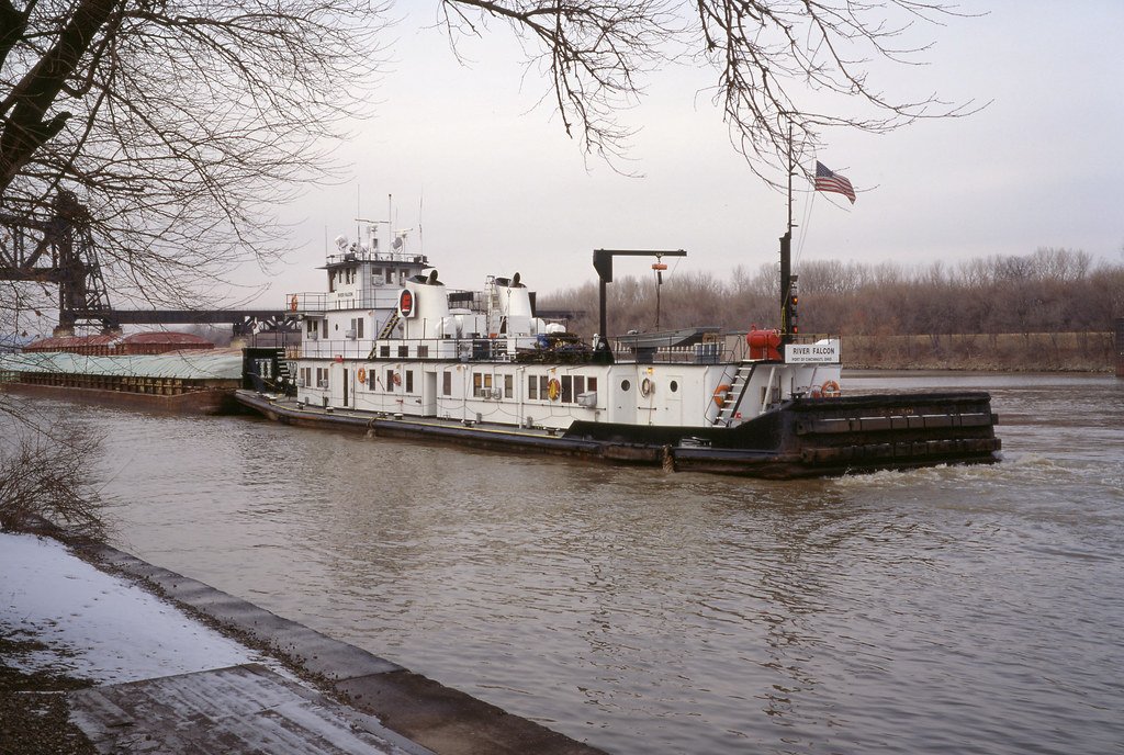 The Chicago River: A Man-Made Miracle (image credits: flickr)