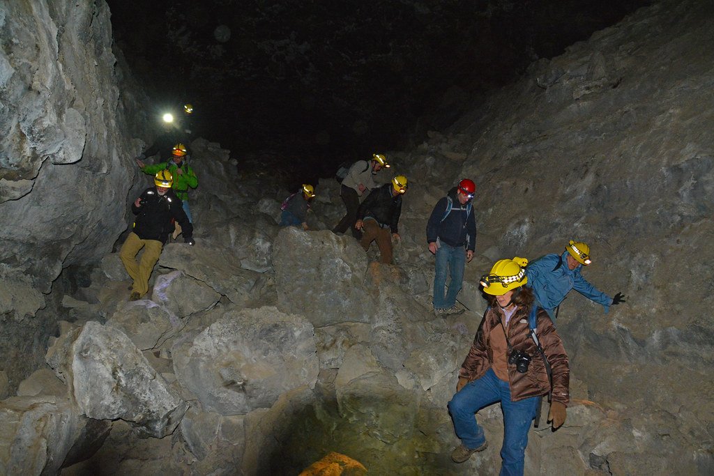 Education in Action: The Caverns as a Classroom (image credits: flickr)