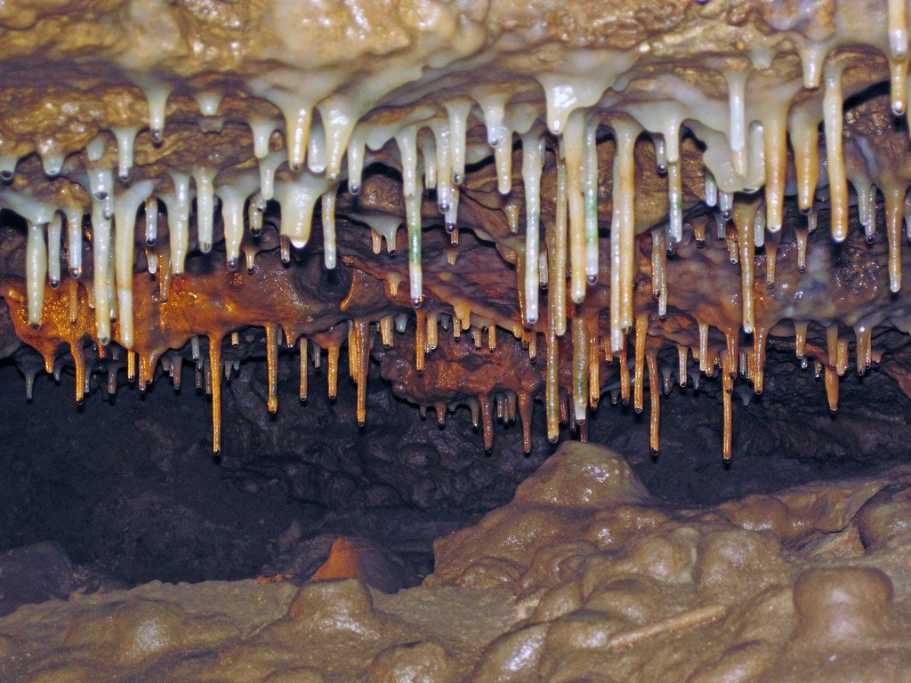 How Karchner Caverns Shapes Our Understanding of Time (image credits: flickr)