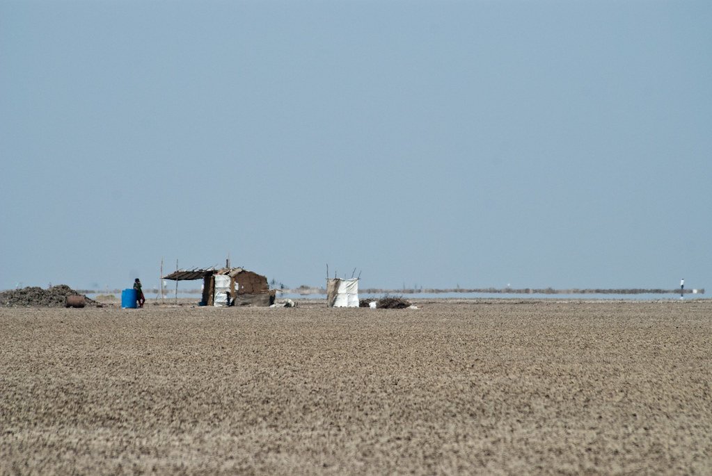 Mirages and Optical Illusions (image credits: flickr)