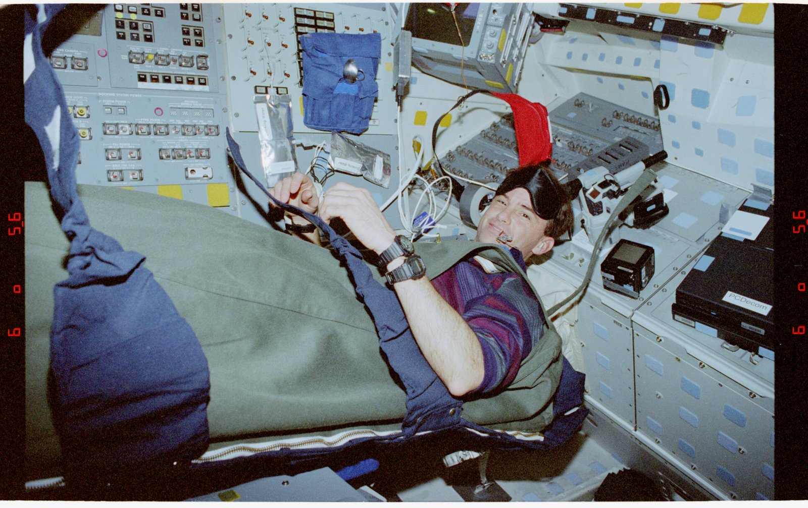 Dreams and REM Sleep in Orbit (image credits: wikimedia)