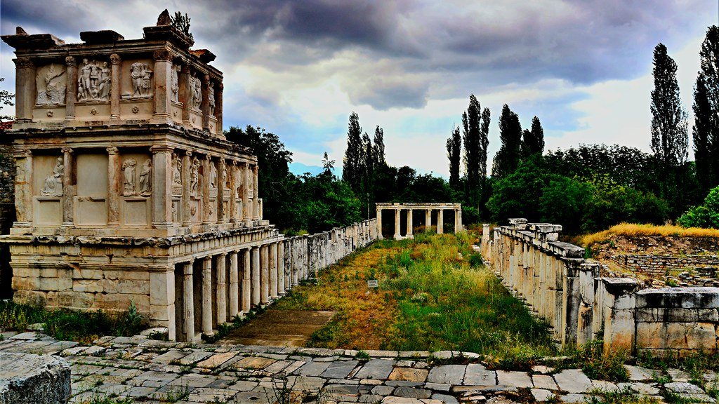 Inscriptions That Speak Across Millennia (image credits: flickr)