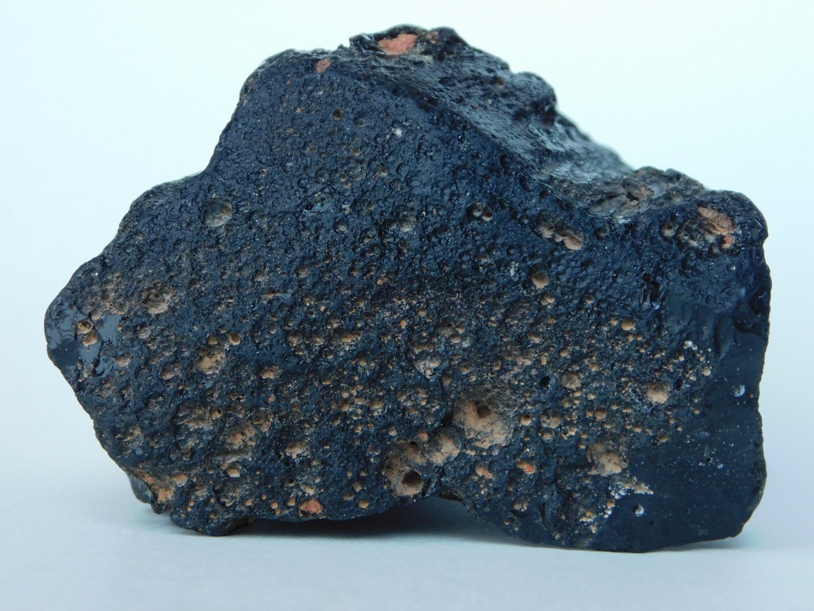 Tektites: Earth's Splash Patterns (image credits: wikimedia)