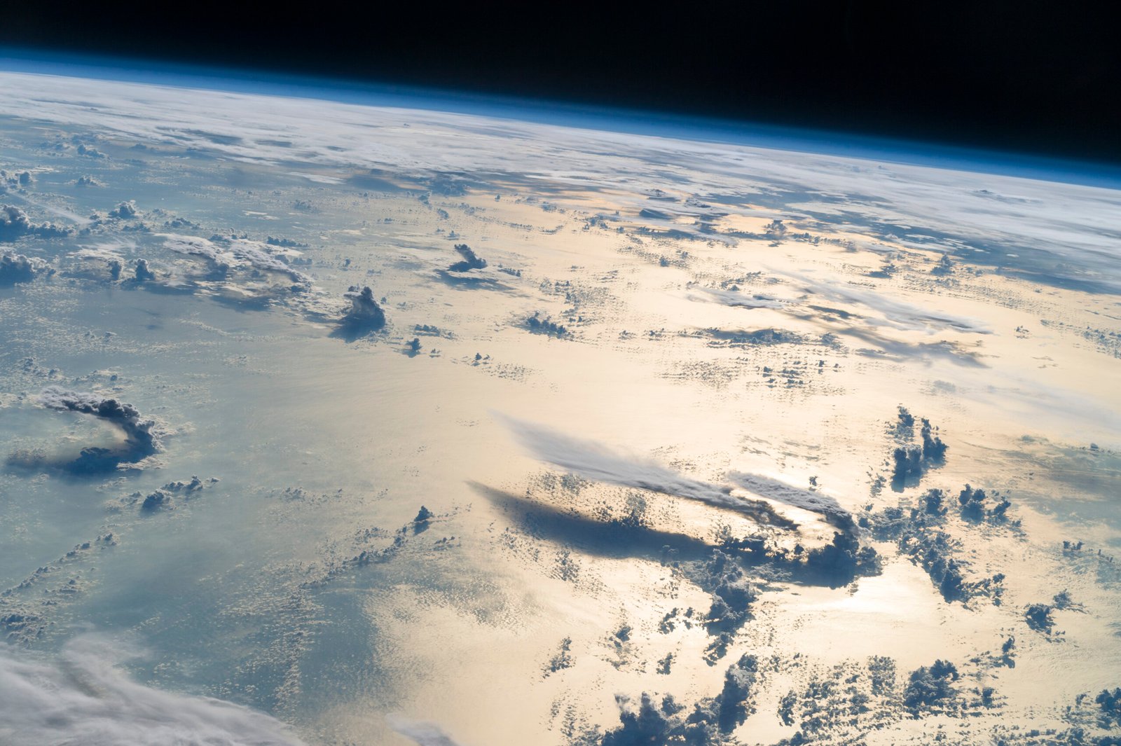 Preserved Atmospheres: Trapped Ancient Air (image credits: wikimedia)