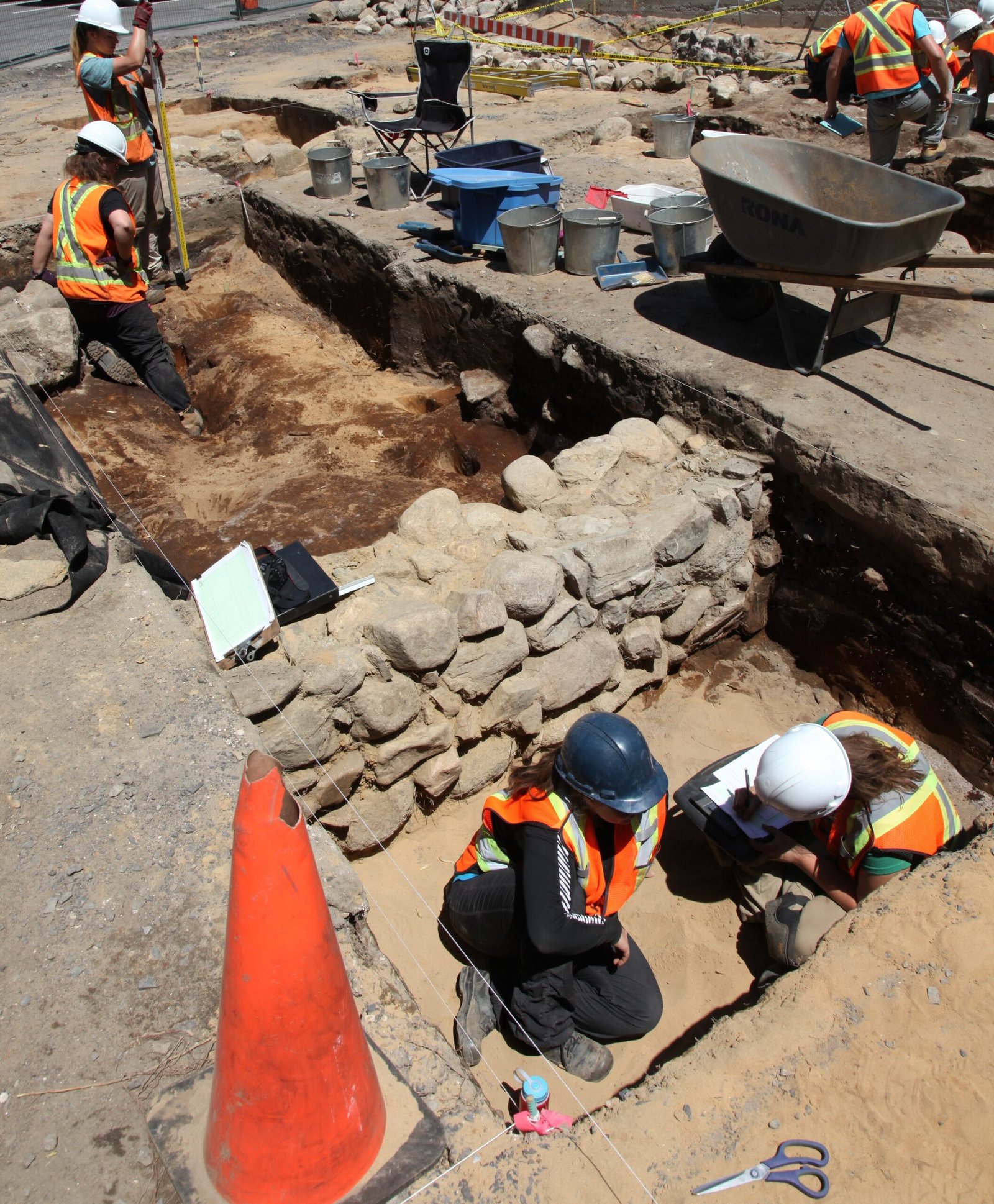 The Human Element in Archaeological Discovery (image credits: wikimedia)