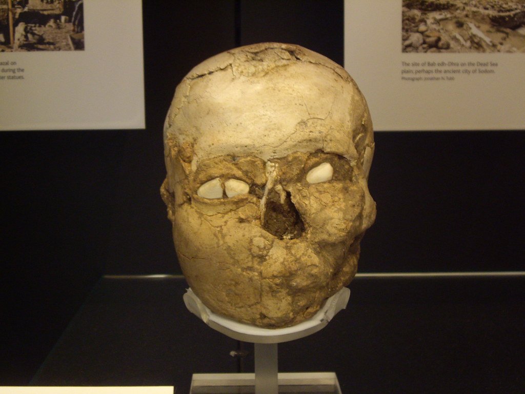 The Painted Skulls of Jericho: Faces from the Past (image credits: flickr)