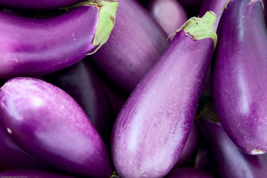 Why Don’t More Fruits and Vegetables Go Purple? (image credits: flickr)