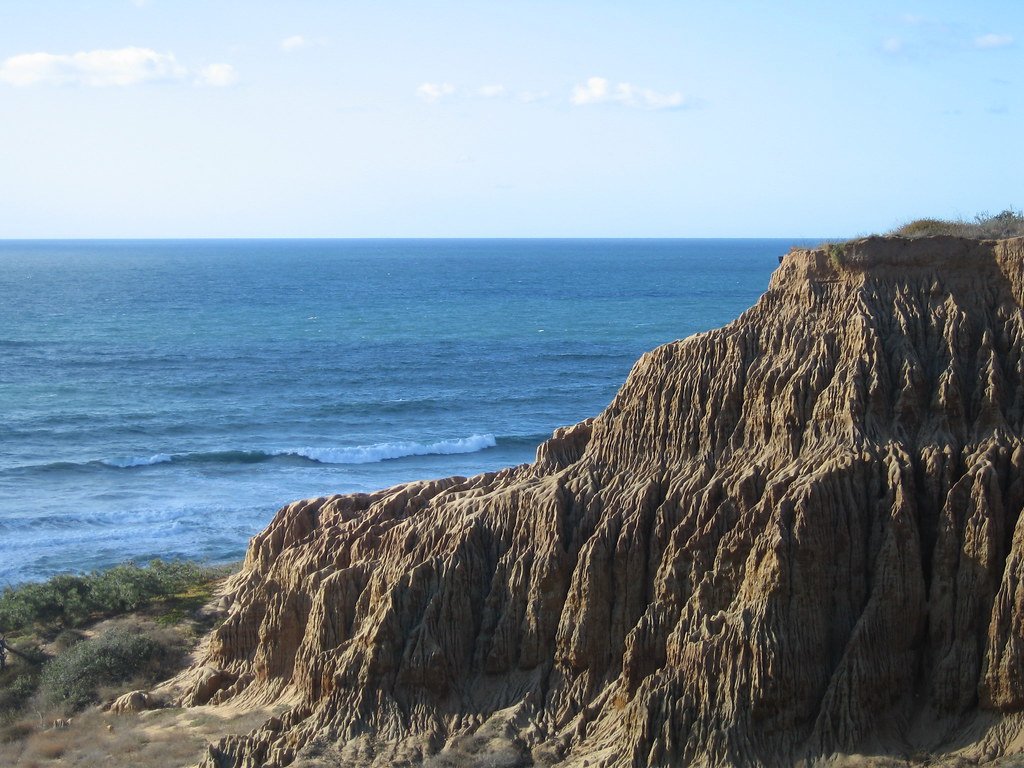 The Role of Erosion: How Nature Chiseled a Flat-Topped Wonder (image credits: flickr)