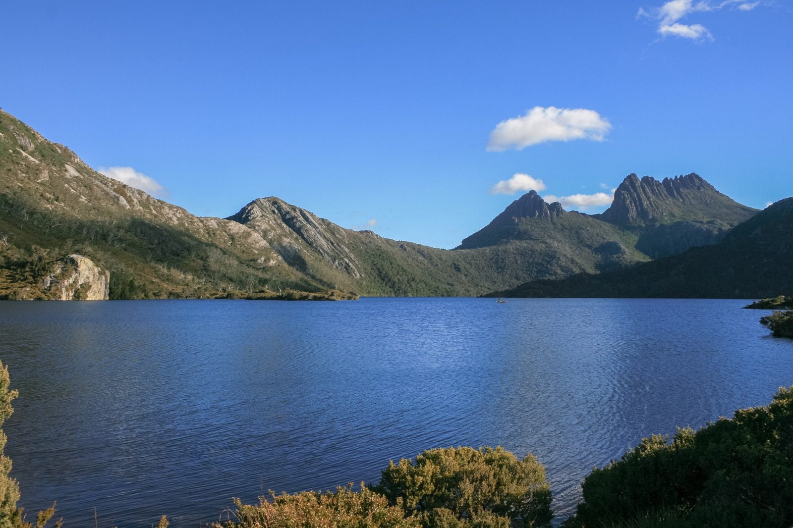 Cradle Mountain-Lake St Clair: Tasmania's Glacial Masterpiece (image credits: wikimedia)