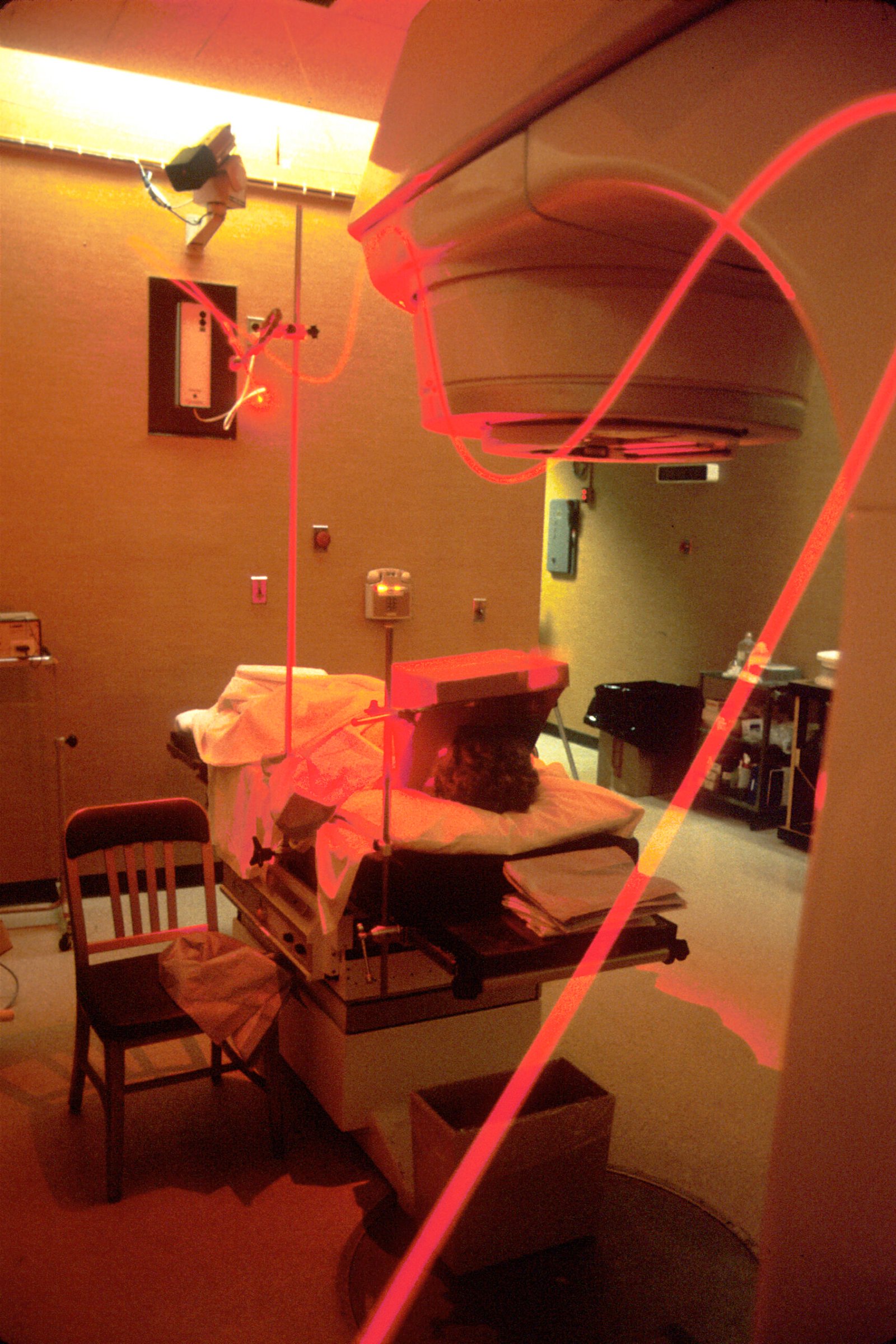 Photodynamic Therapy Uses Light as Medicine (image credits: wikimedia)