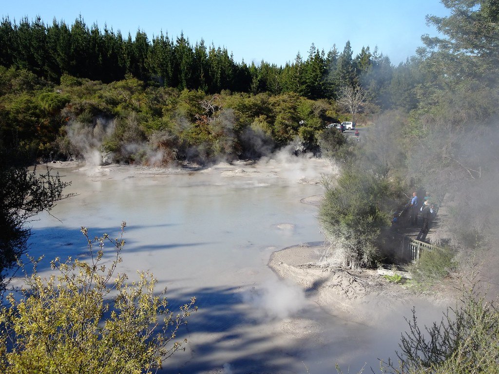 Living on the Edge – Daily Life in a Geothermal City (image credits: flickr)