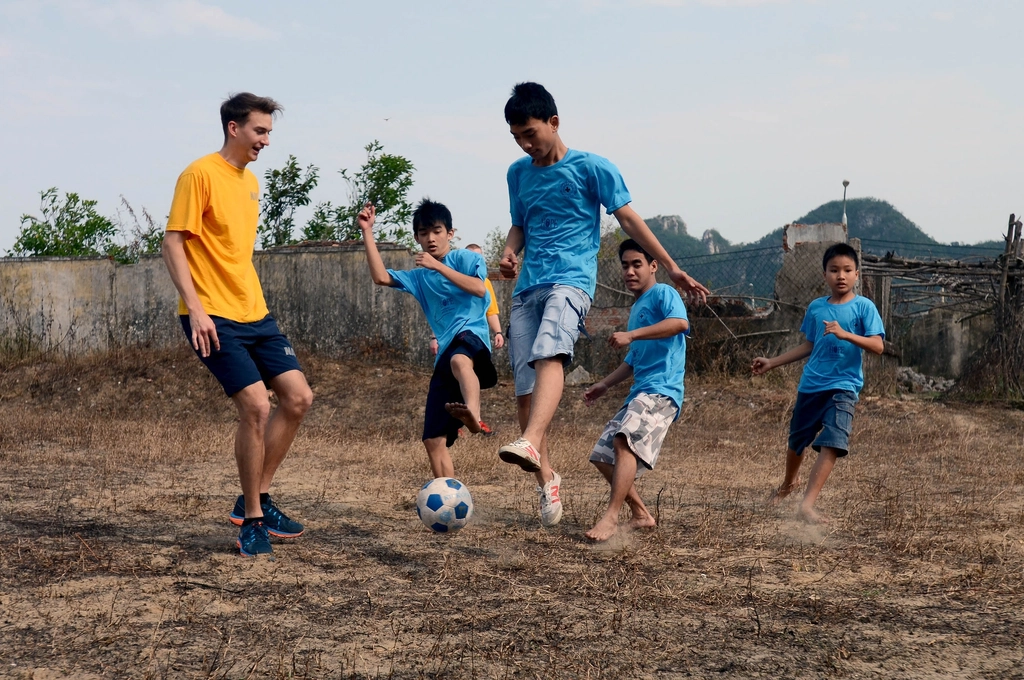 Communication: Keeping the Group United (image credits: rawpixel)