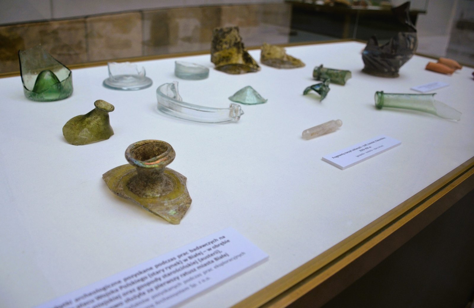 Archaeological Finds Within the Tomb (image credits: wikimedia)