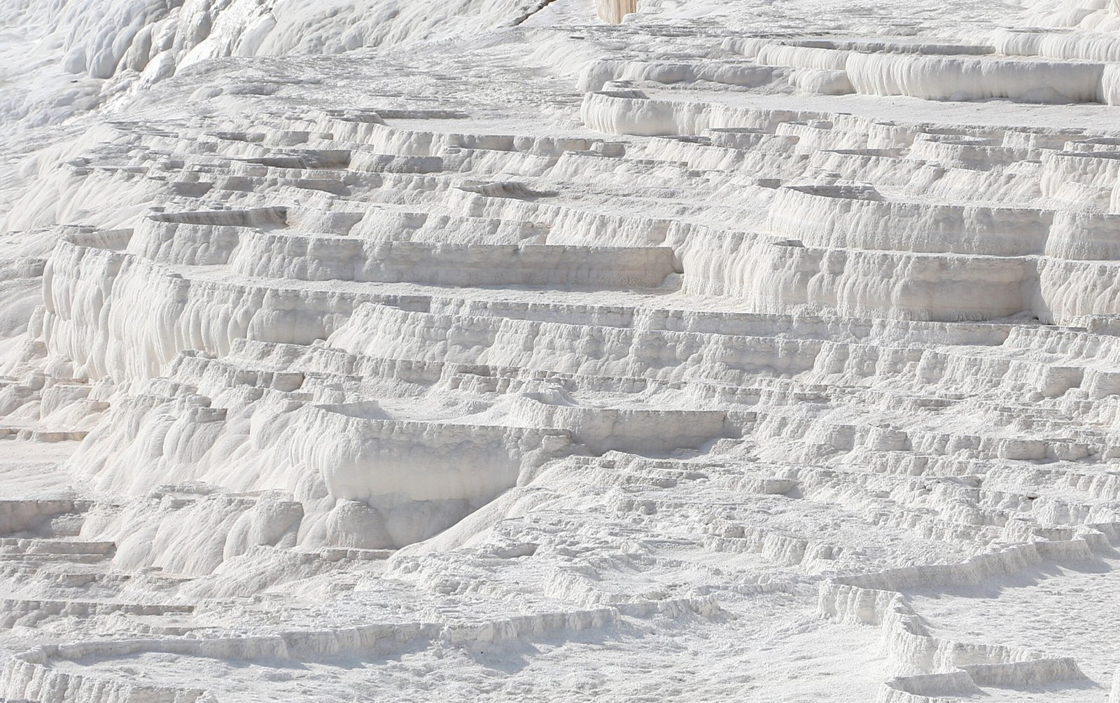 Pamukkale, Turkey: The Cotton Castle’s Frozen Waterfalls (image credits: wikimedia)