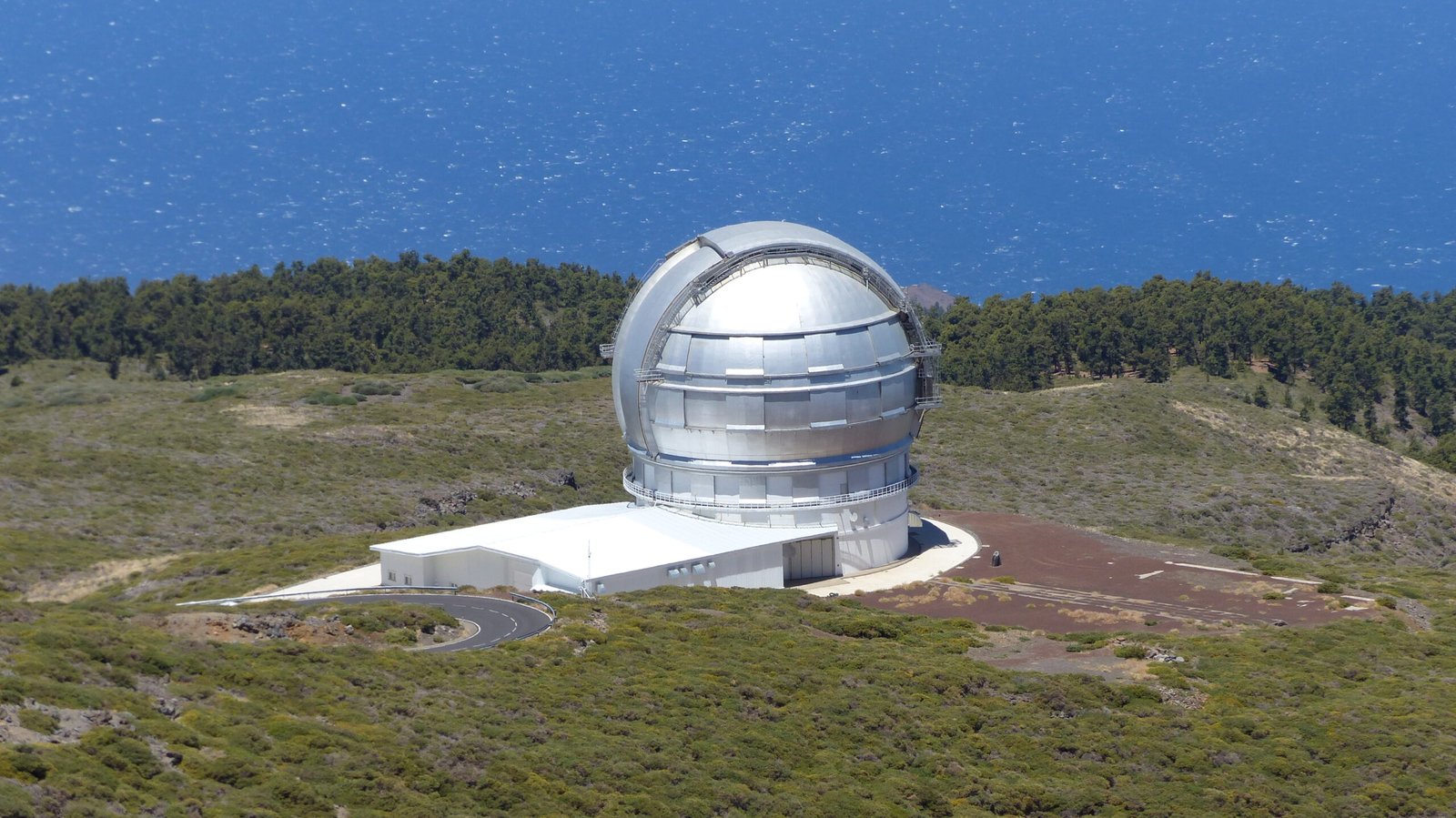 Gran Telescopio Canarias (image credits: wikimedia)