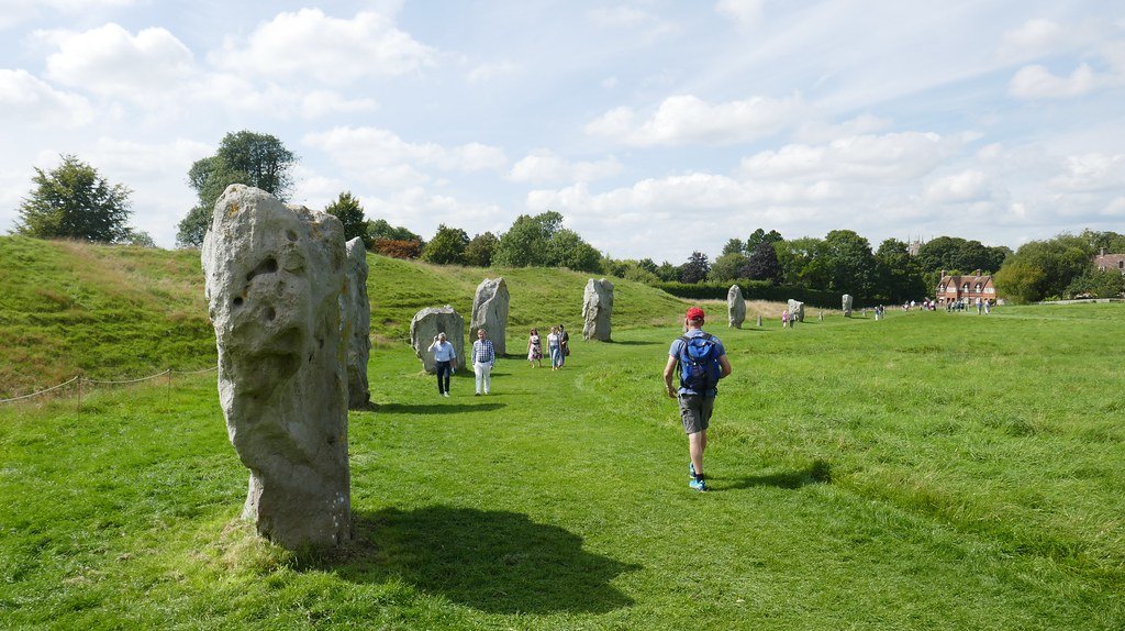 Why Avebury Deserves to Overshadow Stonehenge (image credits: flickr)