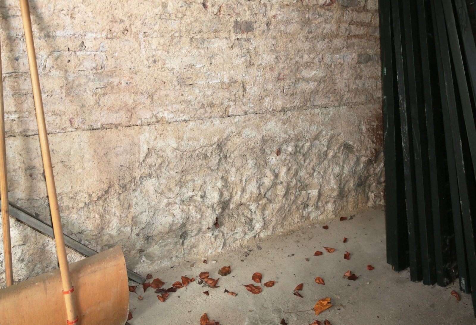 The Roman Concrete That Grows Stronger With Time (image credits: wikimedia)