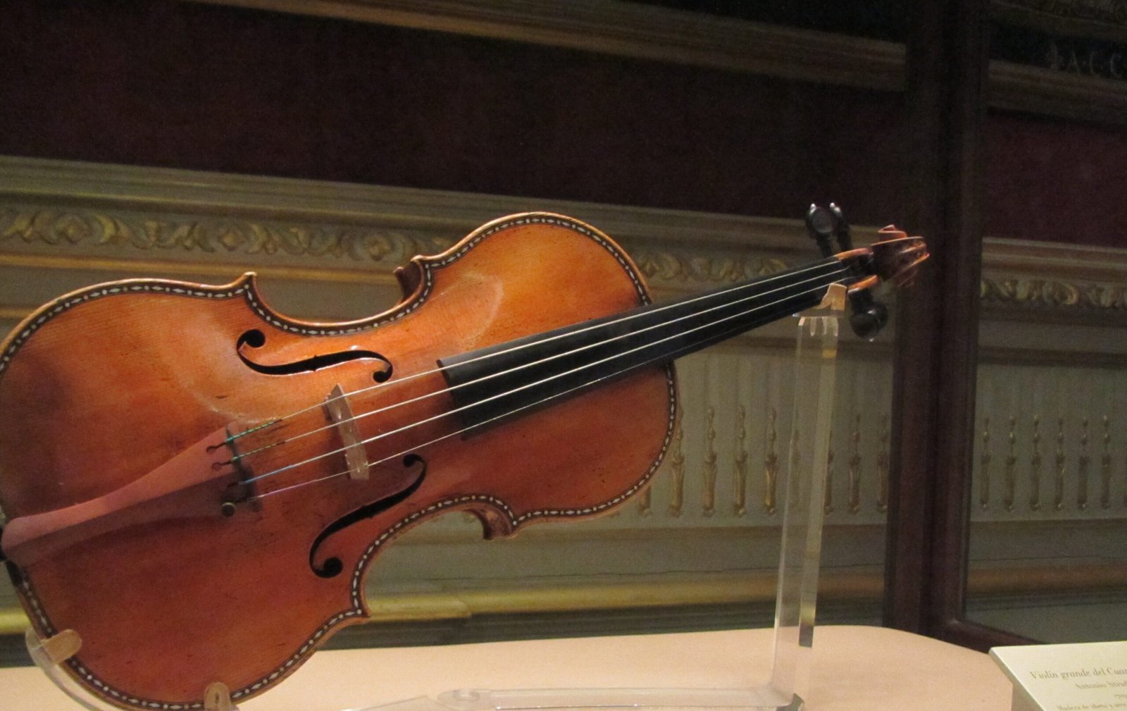 Stradivarius Violins: The Sound of Perfection (image credits: wikimedia)