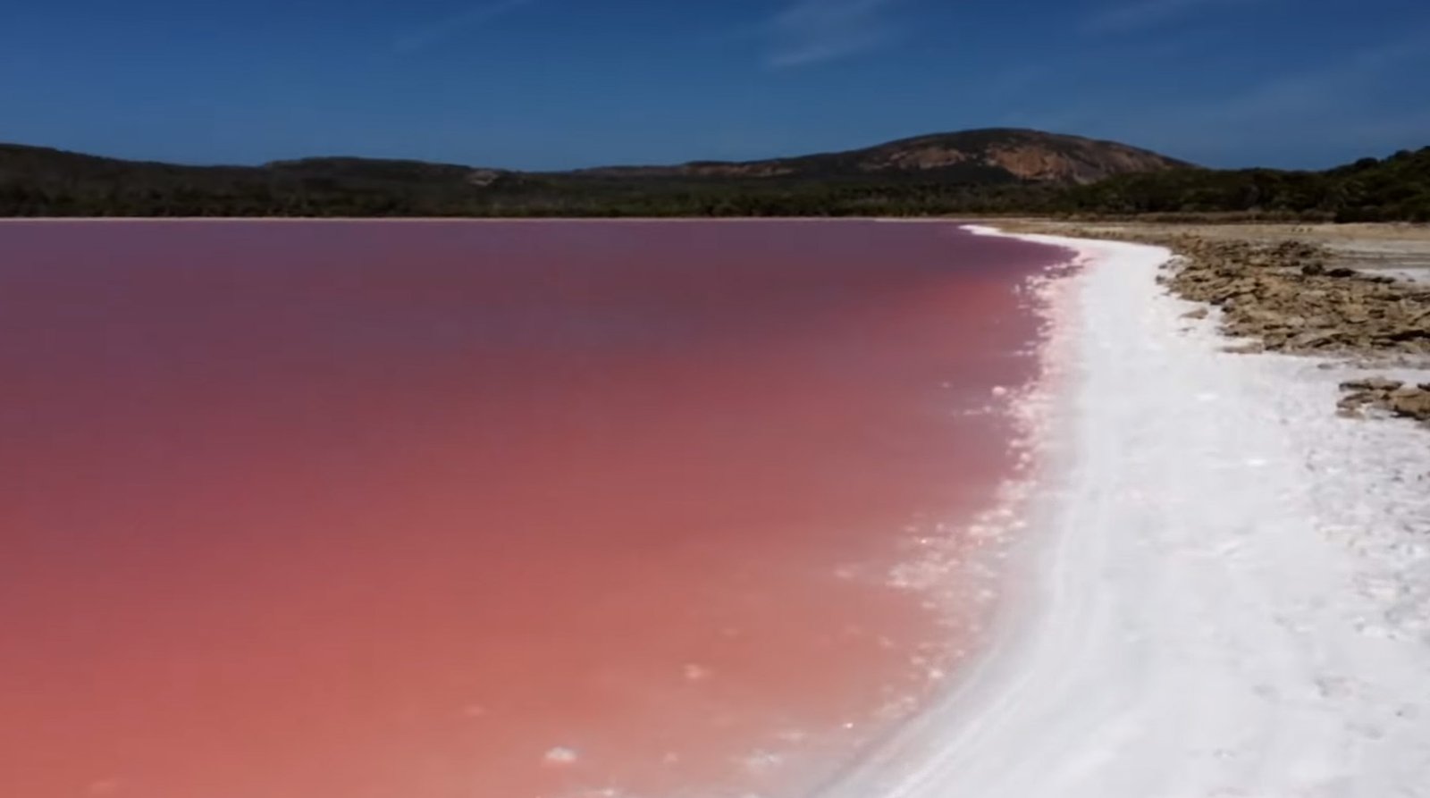 A Geographic Anomaly in Paradise (image credits: By PruneCron, CC0, https://commons.wikimedia.org/w/index.php?curid=75095216)