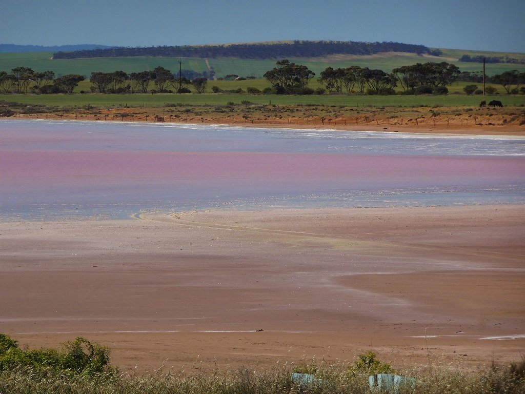 The Lake's Impact on Local Aboriginal Culture (image credits: flickr)