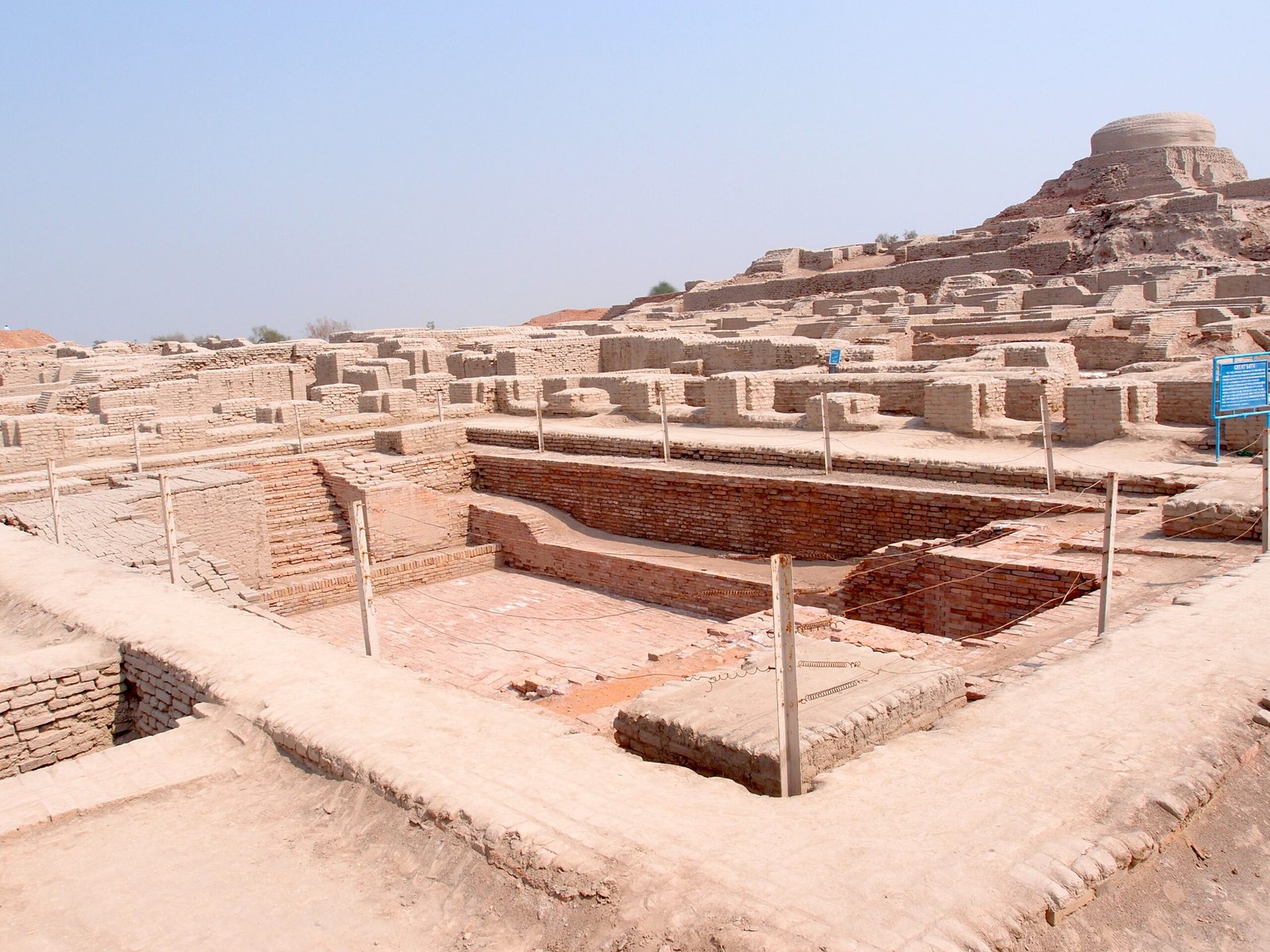 Mohenjodaro - The Jewel of Ancient Urban Planning (image credits: wikimedia)
