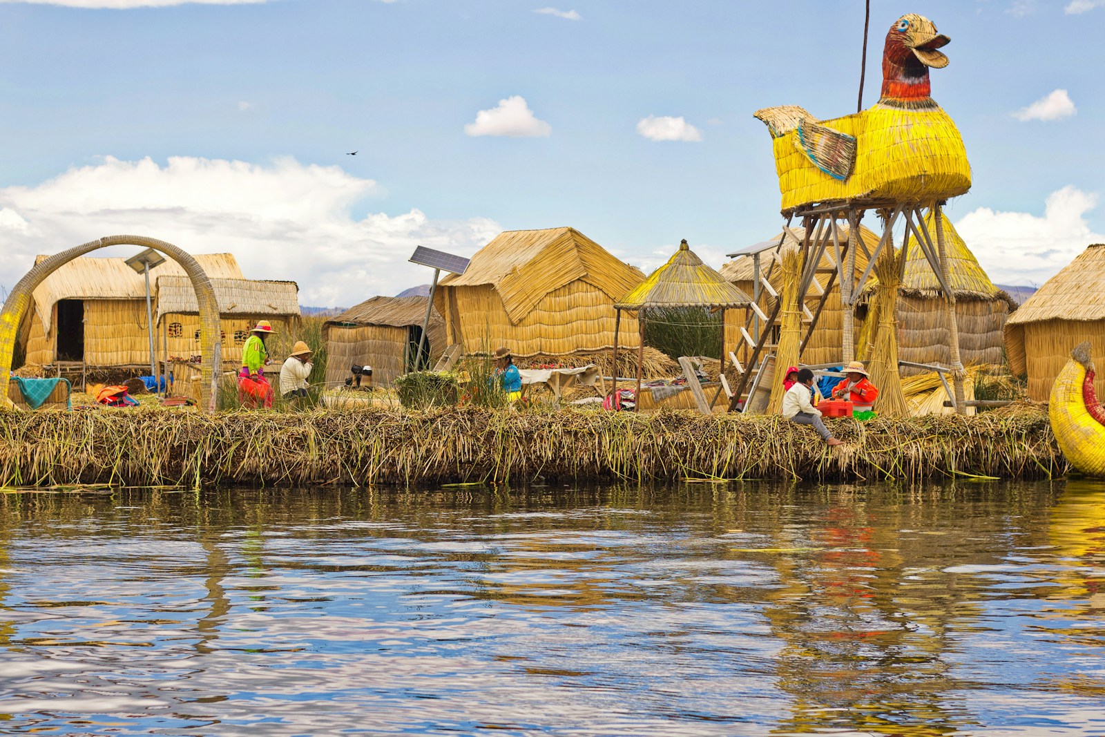 The Sunken World of Lake Titicaca: Myths, Artifacts, and Submerged Structures