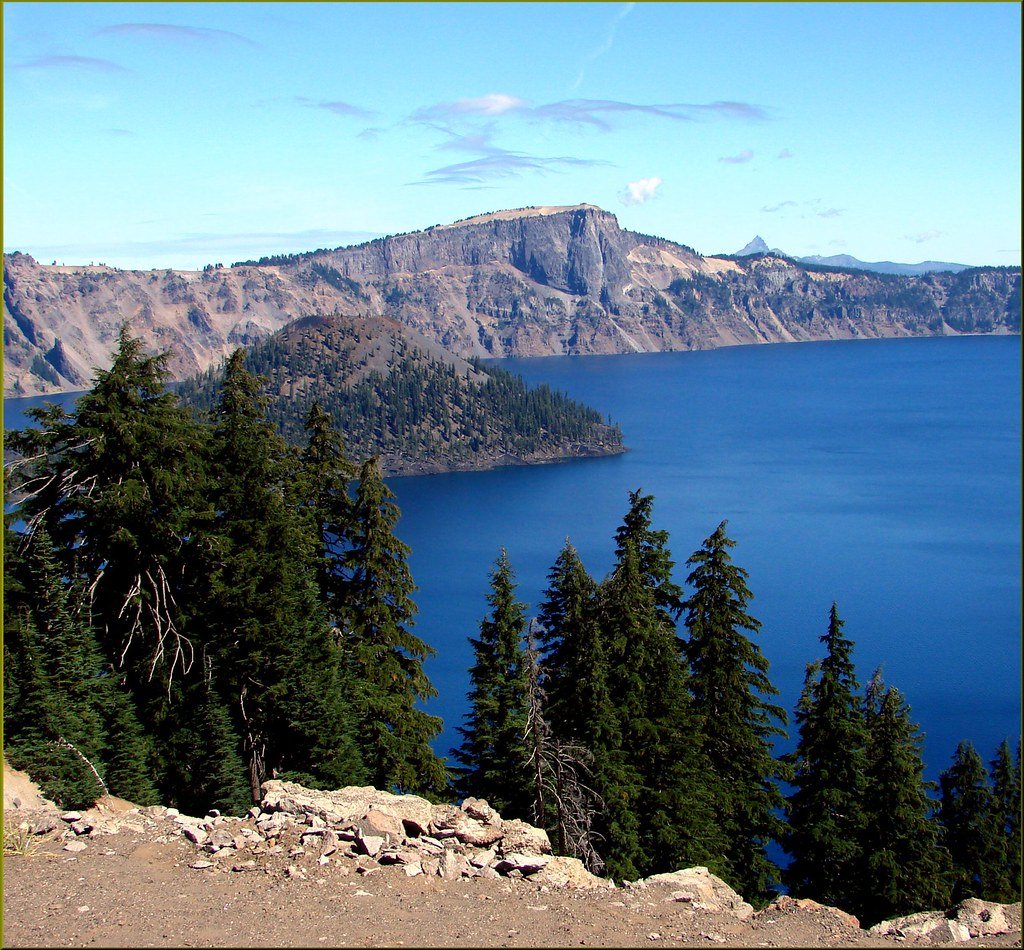Comparing Io's Volcanoes to Earth's Fire Mountains (image credits: flickr)