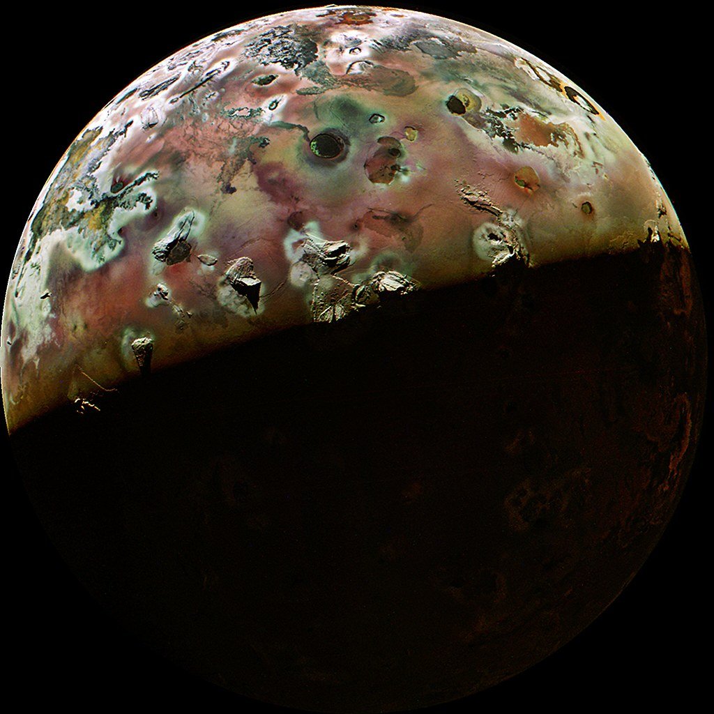 The Surprising Discovery of Volcanic Hot Spots (image credits: flickr)