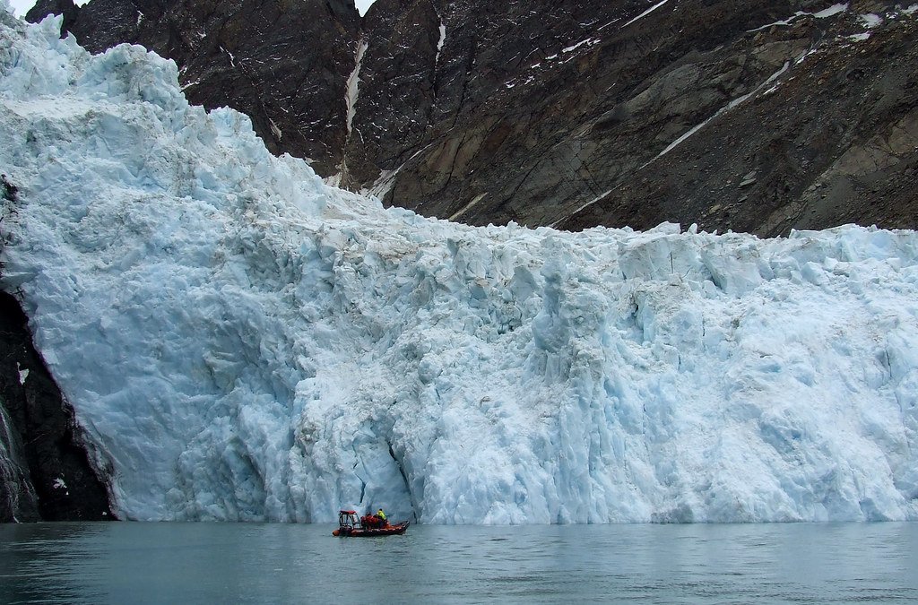 Glacier Moraines: Evidence of Ice Age Boundaries (image credits: flickr)