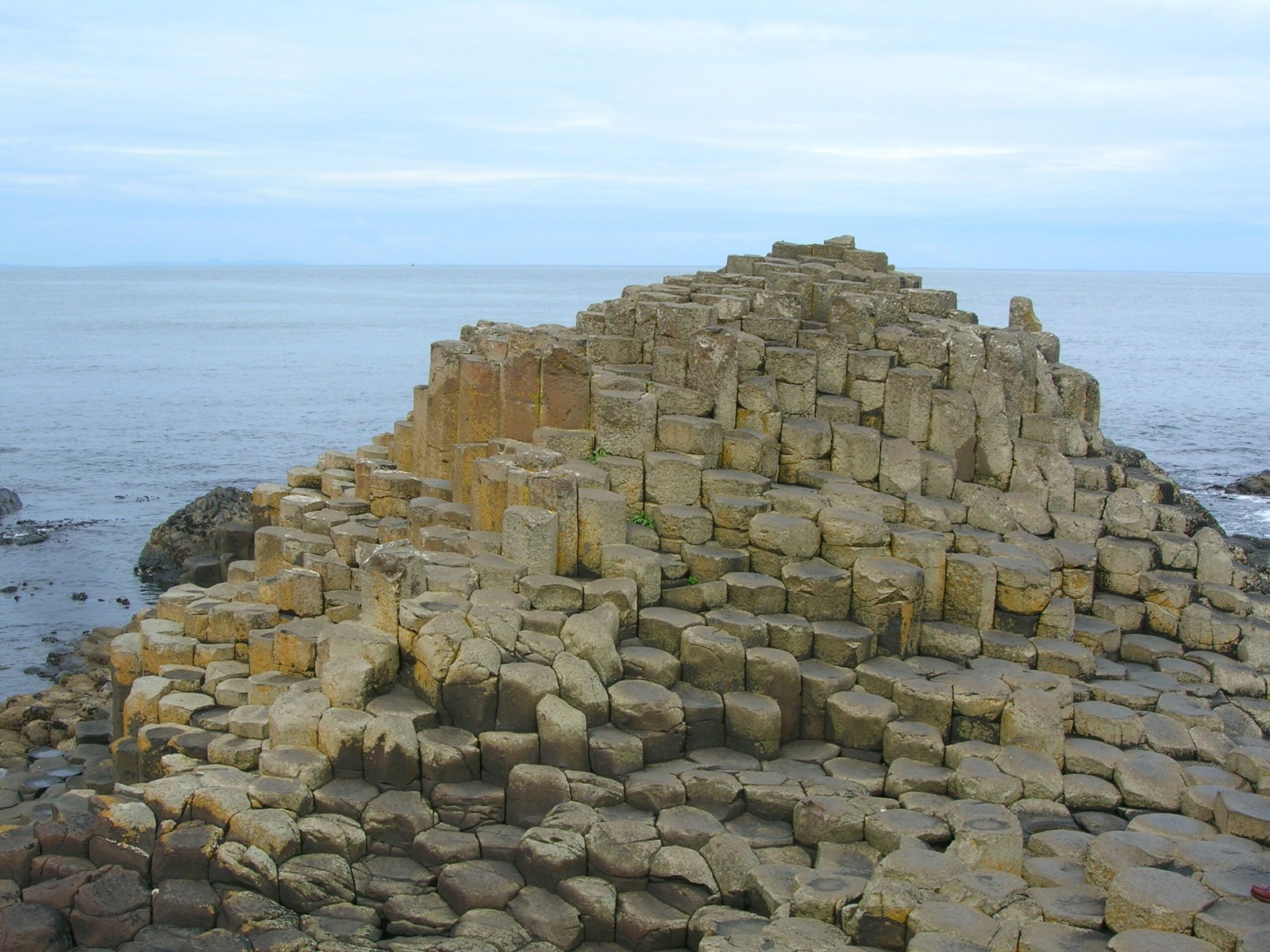 The Giant's Causeway: Volcanic Time Signatures (image credits: wikimedia)