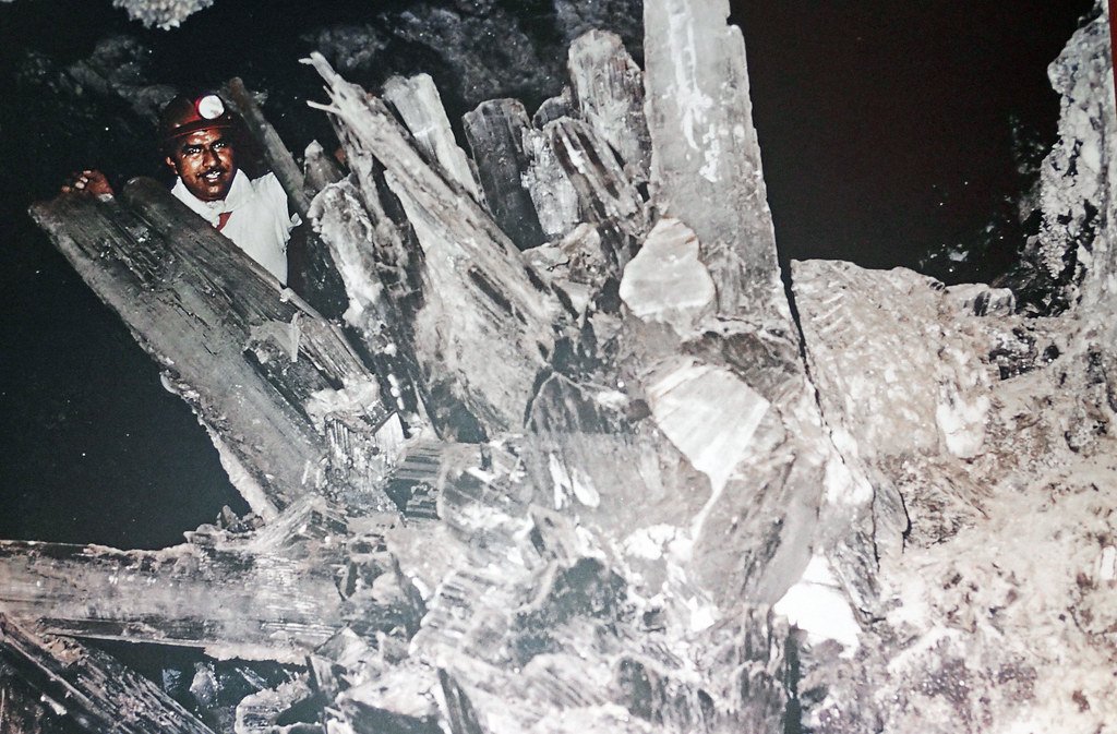 The Giant Crystal Caves of Naica, Mexico – Too Hot for Humans to Enter for Long
