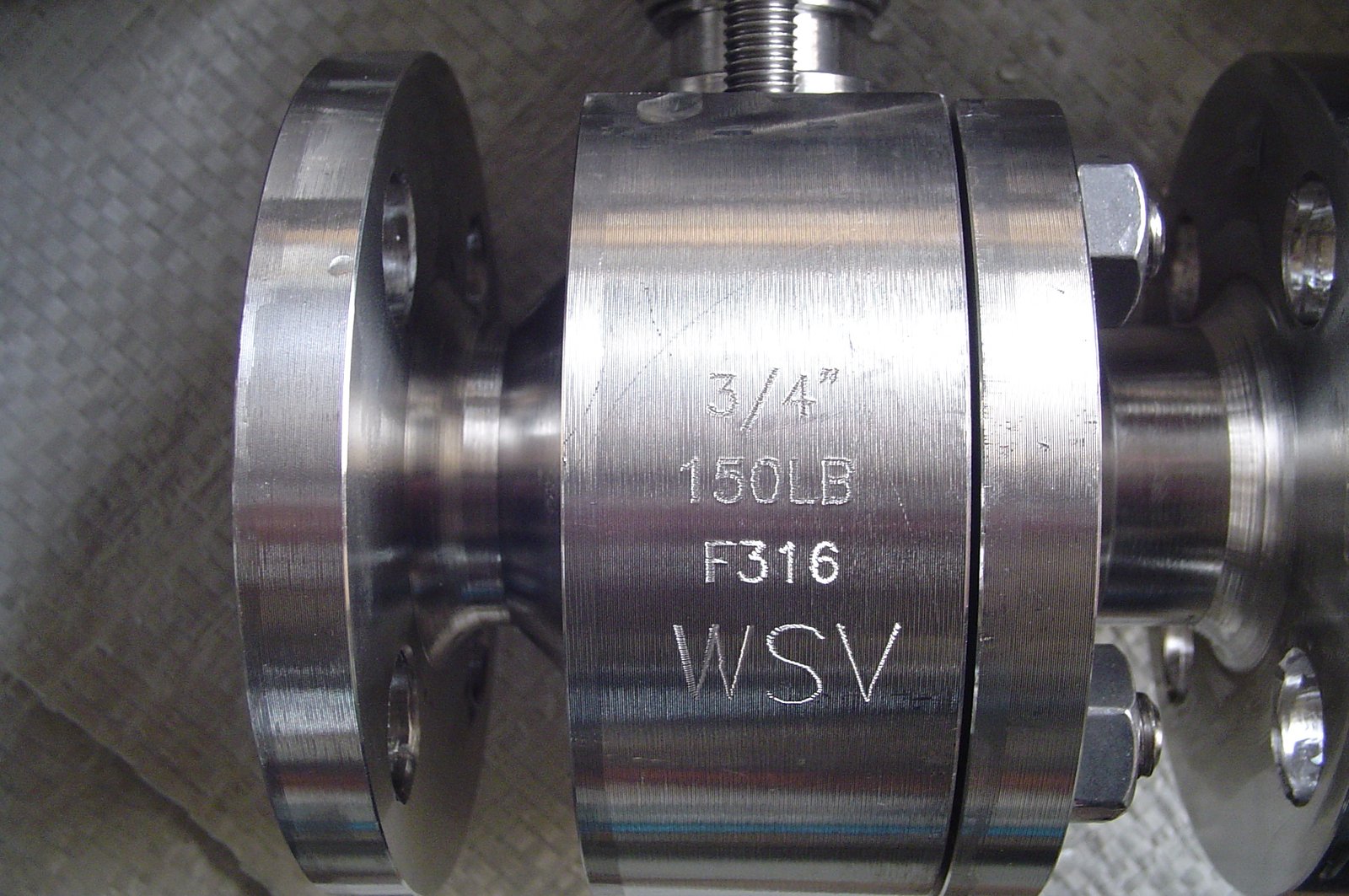 The Accidental Birth of Stainless Steel (image credits: The Alloy Valve Stockist's photo gallery., CC BY 3.0, https://commons.wikimedia.org/w/index.php?curid=9488543)