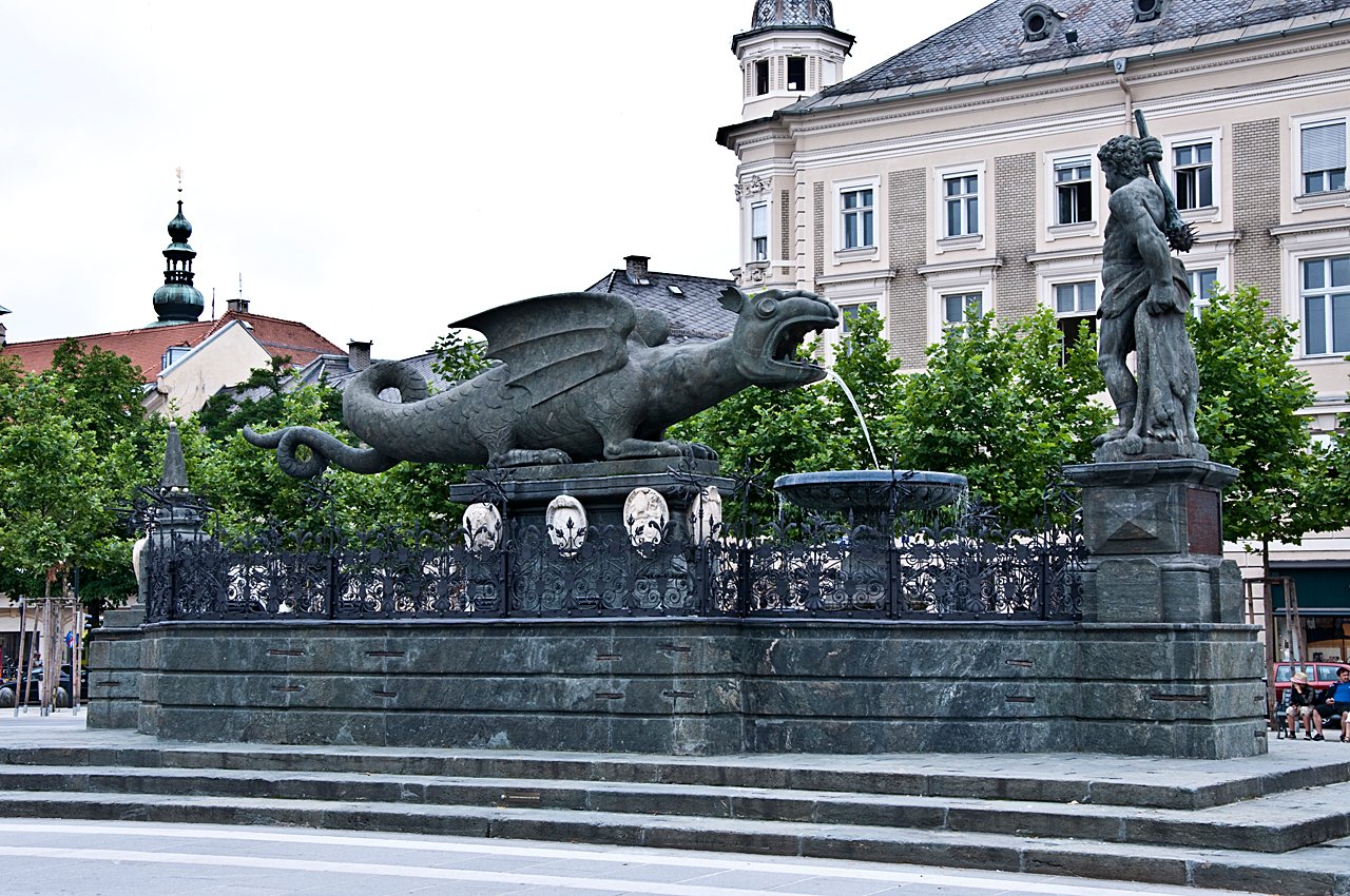 European Dragons and Dinosaur Discoveries (image credits: By Zacke82, CC BY-SA 3.0, https://commons.wikimedia.org/w/index.php?curid=7298422)