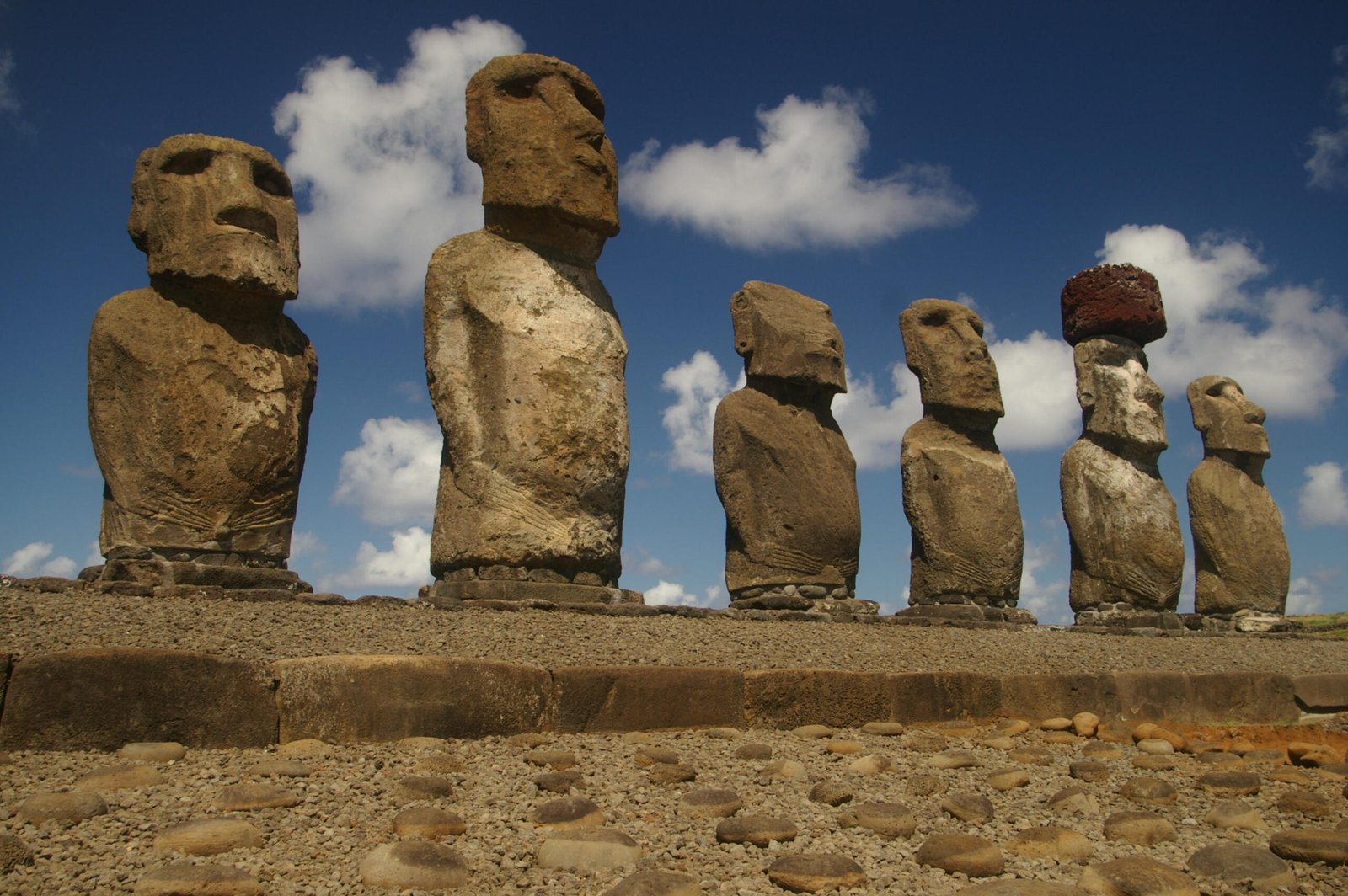 Easter Island: Ancient Engineering or Alien Intervention (image credits: wikimedia)