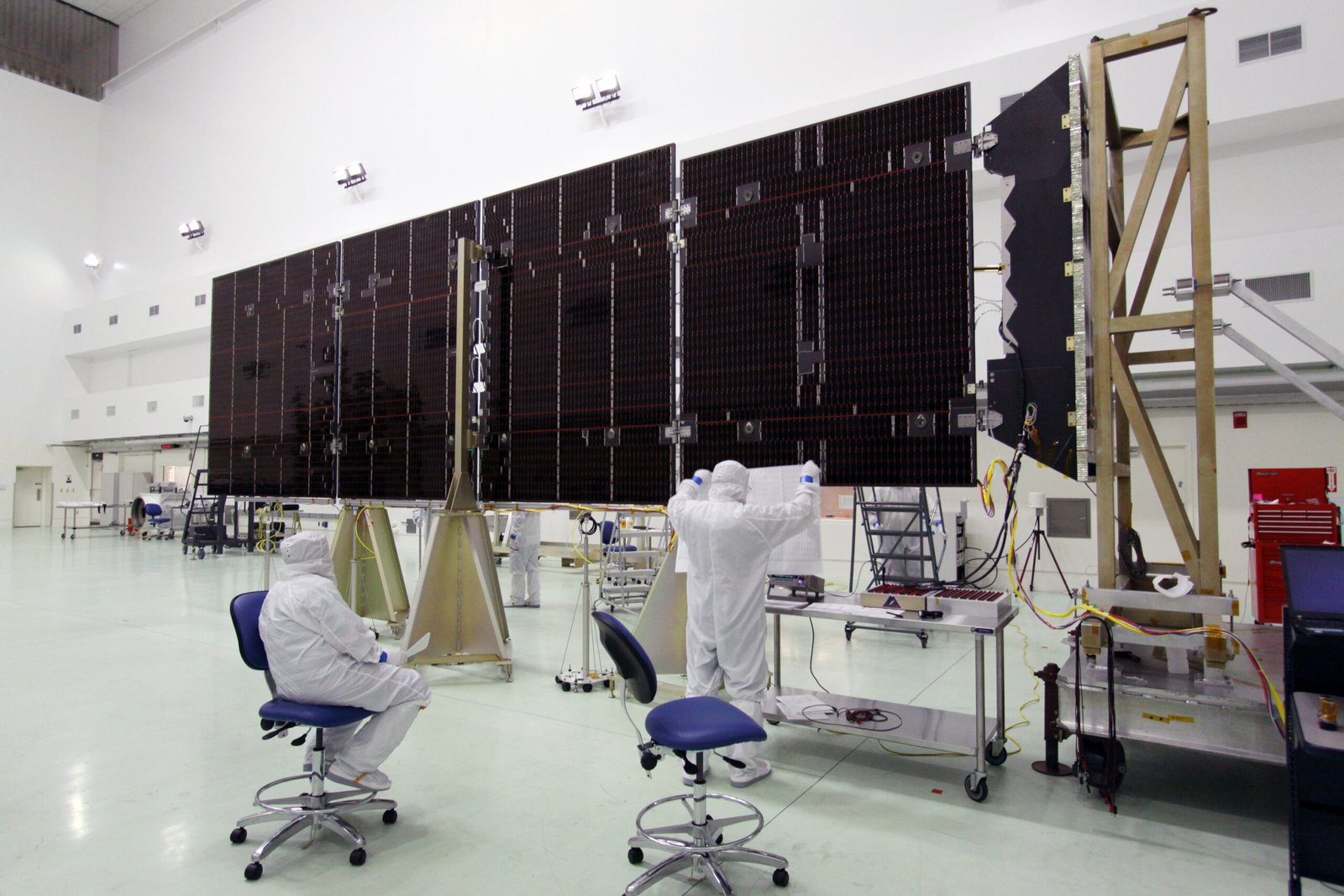 Silicon Dreams and Space Station Realities (image credits: wikimedia)