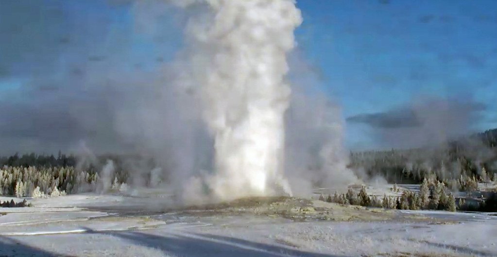 Comparing Earth's Geysers to Enceladus (image credits: flickr)
