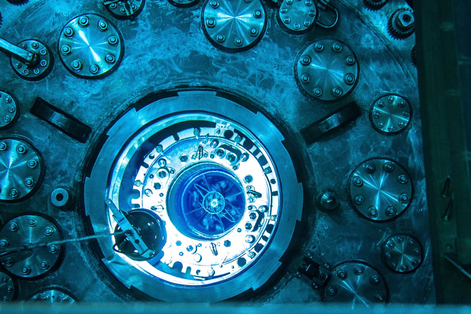 Cherenkov Radiation: Light's Blue Glow (image credits: wikimedia)