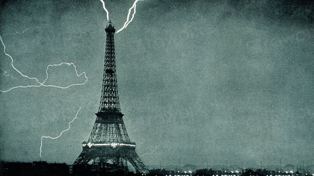 The Great Lightning Myth That Fooled Everyone (image credits: rawpixel)
