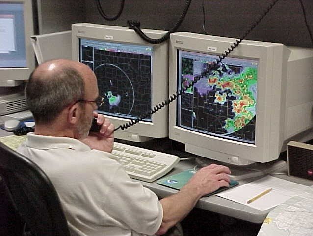 Eyes on the Sky: AI Weather Models vs Veteran Forecasters (image credits: wikimedia)
