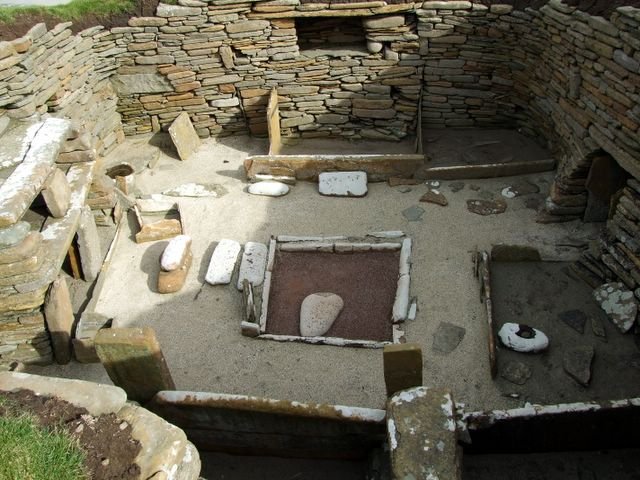 Living Rooms in Stone (image credits: wikimedia)