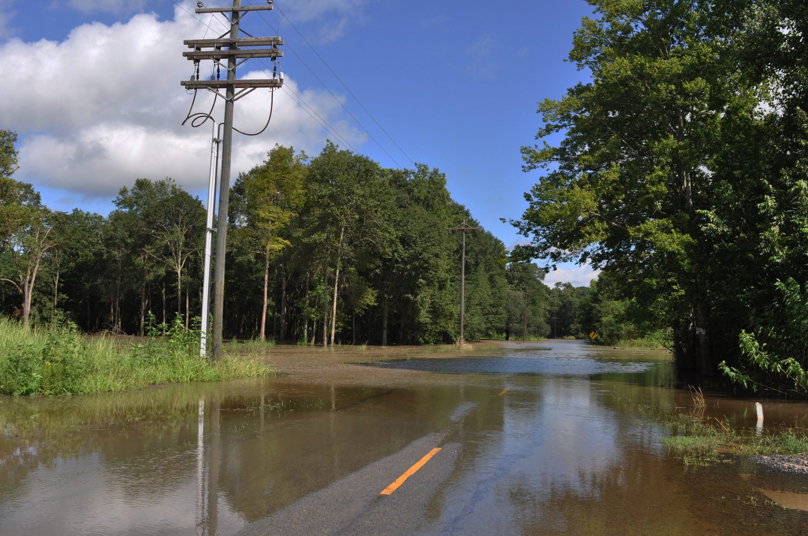 When Drainage Systems Hit Their Breaking Point (image credits: By jetheriot, CC BY 2.0, https://commons.wikimedia.org/w/index.php?curid=167439805)