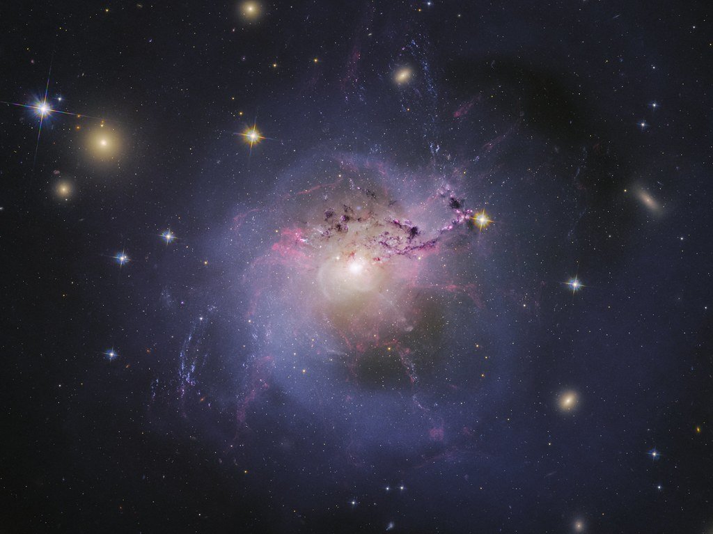 The Fabric of Space-Time Gets Squeezed (image credits: flickr)