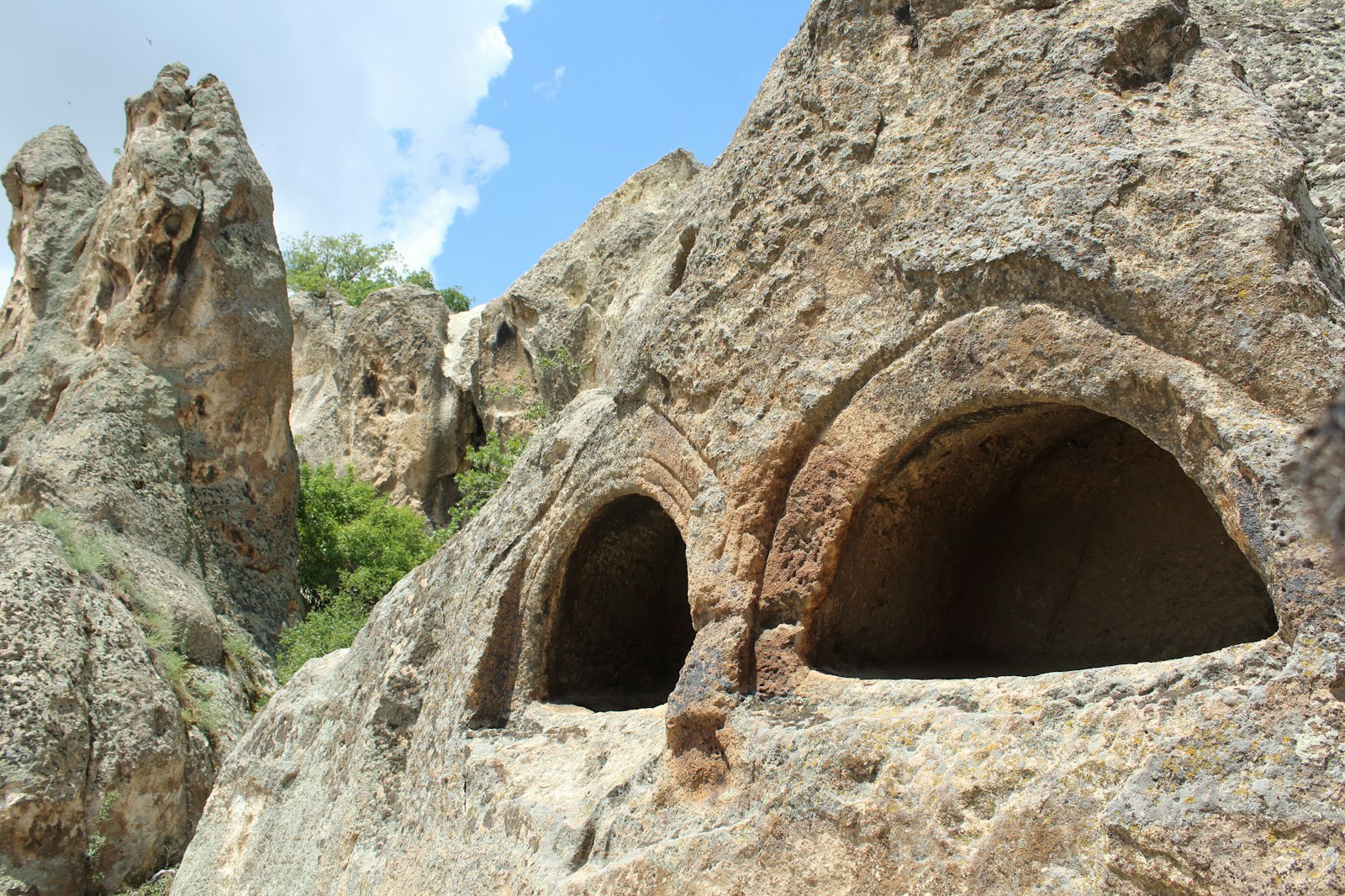 10 Tombs That Were Found Completely Intact – And What Was Inside